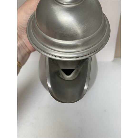 Vintage Oneida Heirloom Pewter Teapot Black Bakelite Handle - Picture 5 of 8